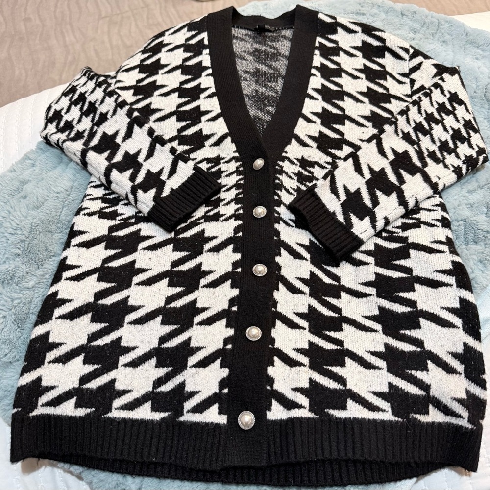 Talbots Black and Cream Houndstooth Cardigan Size MP